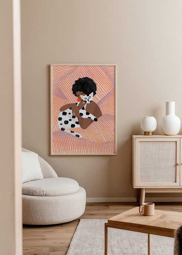 Cuadro ilustrado colorido mujer abrazando gato de Bea Muller, kudeko.com
