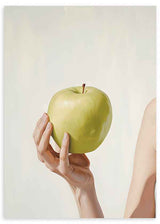 Quadro minimalista de uma mão segurando uma maçã verde. Disponível em kudeko.com.