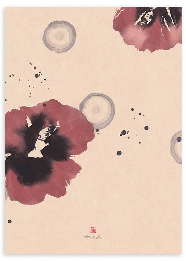 Cuadro floral minimalista con flores burdeos y fondo beige, kudeko.com
