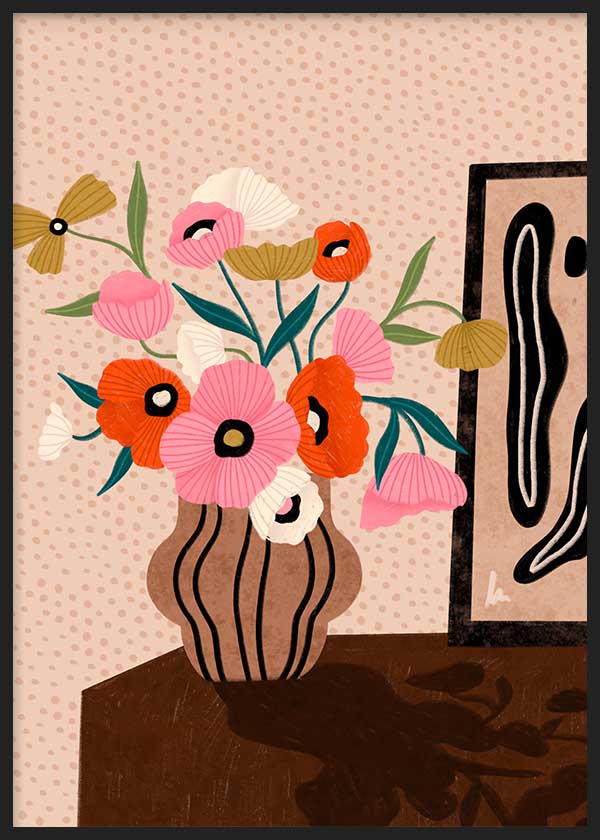 Cuadro ilustrado colorido con ramo de flores en jarrón y cuadro abstracto al fondo, obra de Bea Muller, kudeko.com
