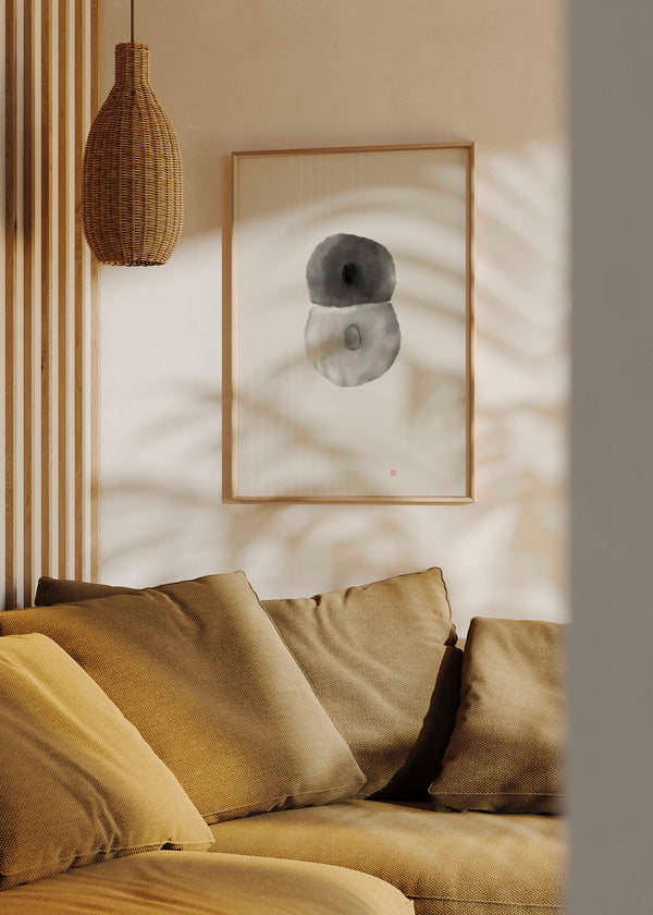 Cuadro japonés minimalista con dos formas circulares en tinta sumi-e, kudeko.com
