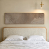 Horizontales Wandbild mit samtiger Textur in Beige und Braun. Verfügbar auf kudeko.com.