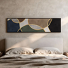 Quadro horizontal com círculos sobrepostos, linhas douradas e blocos em azul escuro, verde oliva, castanho, bege, branco e preto, de estilo geométrico equilibrado e contemporâneo. Disponível em kudeko.com