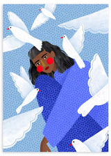 Cuadro ilustrado colorido mujer en azul con palomas blancas de Bea Muller, kudeko.com
