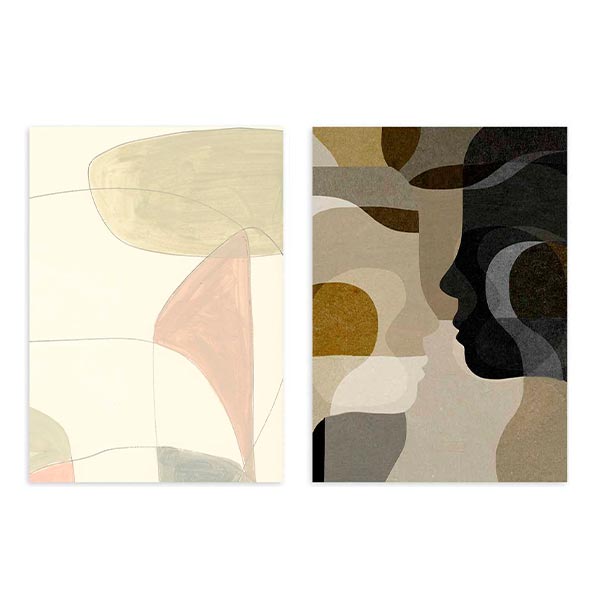 Ensemble de deux tableaux avec formes abstraites organiques, profils humains superposés, tons beige, noir, gris, moutarde et rose poudré, style contemporain abstrait. Disponible sur kudeko.com