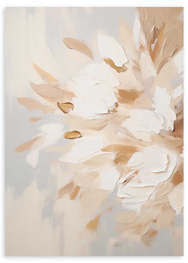 Gerahmtes Wandbild mit großen Blumen in Off-White, Creme und Beige, luftige Komposition auf hellem Hintergrund und weichem floralem Stil. Erhältlich auf kudeko.com