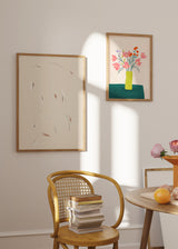 Cuadro con composición abstracta de líneas negras delicadas, acentos rosa empolvado y fondo beige claro, de estilo minimalista. Disponible en kudeko.com
