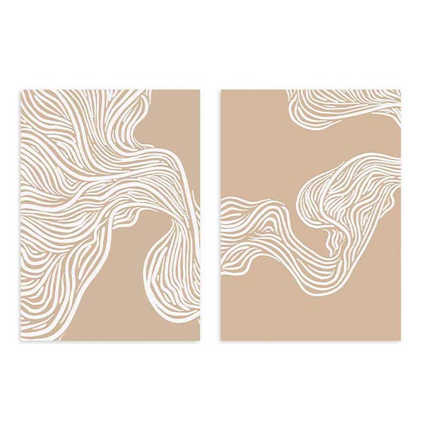 Conjunto de dos cuadros con formas abstractas fluidas de líneas blancas onduladas sobre fondo beige arena, composición neutra y elegante de estilo abstracto. Disponible en kudeko.com