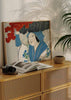 Cuadro horizontal japonés con mujer en kimono y hojas de arce rojo estilo Japandi, kudeko.com

