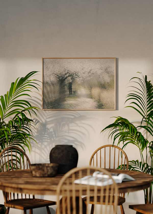 Cuadro horizontal con camino y árboles en flor blancos estilo Japandi, kudeko.com
