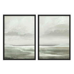 Conjunto de dois quadros com lago enevoado, margens suaves, água calma, árvores ao longe, tons cinza pérola, branco sujo e verde sálvia, em estilo natureza e paisagem. Disponível em kudeko.com