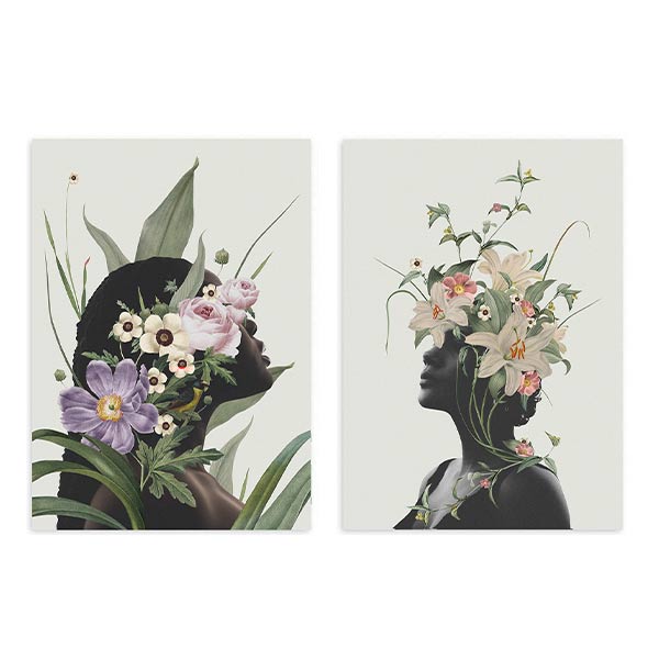 Set aus zwei gerahmten Wandbildern mit schwarzen weiblichen Silhouetten, Blüten in Flieder, Zartrosa und Creme sowie Blättern in Salbeigrün, florale botanische Komposition auf hellem Hintergrund im feinen Stil. Erhältlich auf kudeko.com