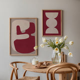 Cuadro abstracto con formas orgánicas en tonos burdeos y beige, kudeko.com
