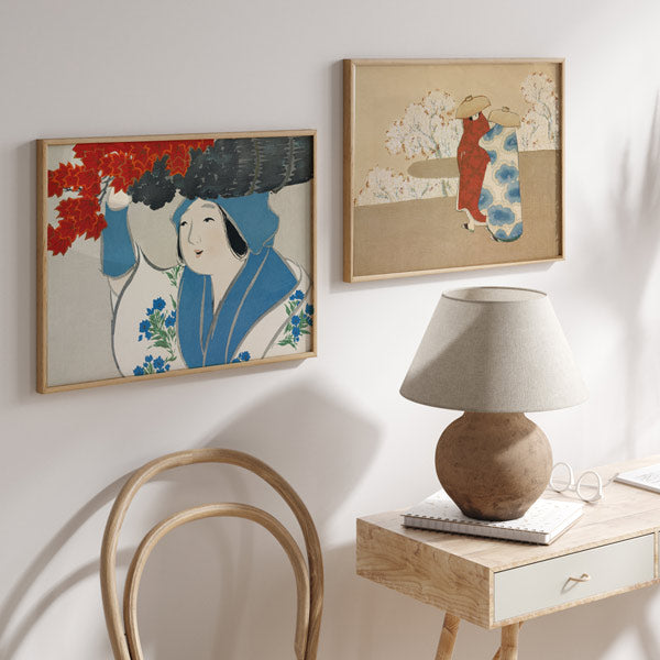 Cuadro horizontal japonés con dos figuras y árboles en flor estilo Japandi, kudeko.com
