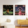 Cuadro surrealista retro-futurista con mujer en un platillo volador y ovnis flotantes, disponible en kudeko.com.
