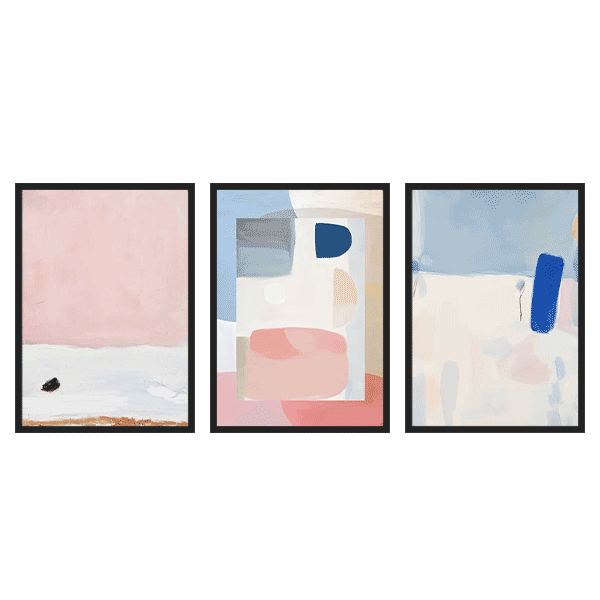 Conjunto de tres cuadros abstractos en tonos pastel y azul con marco negro, kudeko.com
