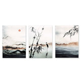 Conjunto de tres cuadros japoneses minimalistas con paisajes en tinta sumi-e, kudeko.com
