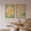 Cuadro abstracto en tonos pastel con formas orgánicas suaves, kudeko.com
