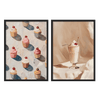 Ensemble de deux tableaux avec cupcakes variés et milk-shake crémeux à la cerise, en tons crème, rose, beige et rouge, dans un style vintage pour cuisine ou salle à manger. Disponible sur kudeko.com