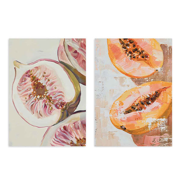 Conjunto de dos cuadros con higo rosado y papayas naranjas cortadas, semillas oscuras, fondos beige claros y estilo ilustración. Disponible en kudeko.com