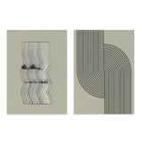 Conjunto de dos cuadros con formas abstractas de líneas negras onduladas y curvas sobre fondo beige texturizado, de estilo abstracto. Disponible en kudeko.com