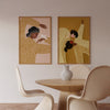 Conjunto de dos cuadros ilustrados con mujeres en tonos mostaza y beige, kudeko.com
