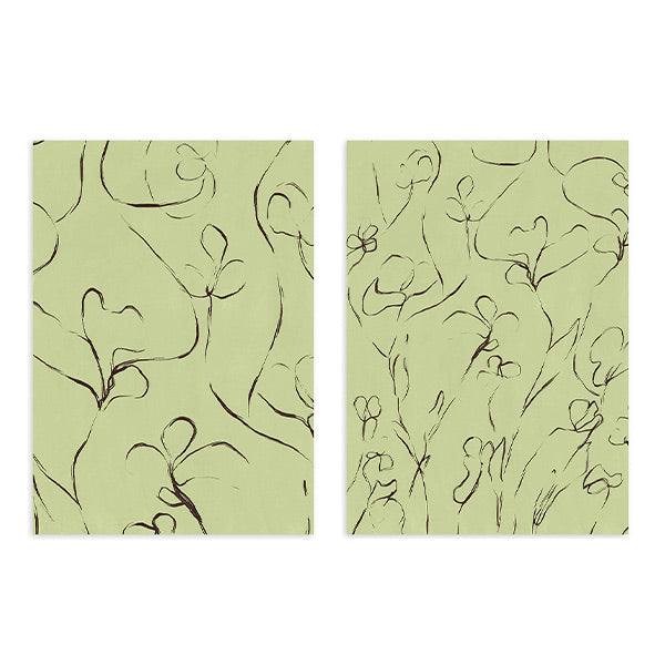 Ensemble de deux tableaux avec fleurs aux lignes sinueuses, tiges fines, fond vert doux, noir et style minimaliste contemporain. Disponible sur kudeko.com