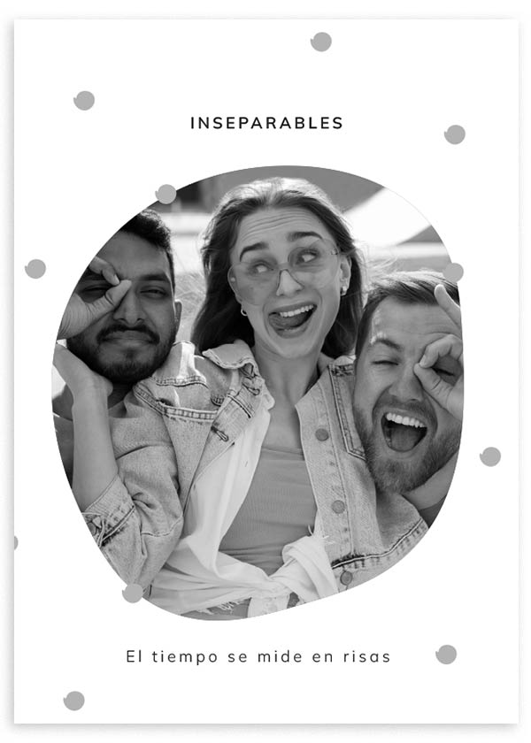 Quadro personalizado com fotografia para amizades, ideia decorativa com imagem pessoal e estilo acolhedor. Disponível em kudeko.com