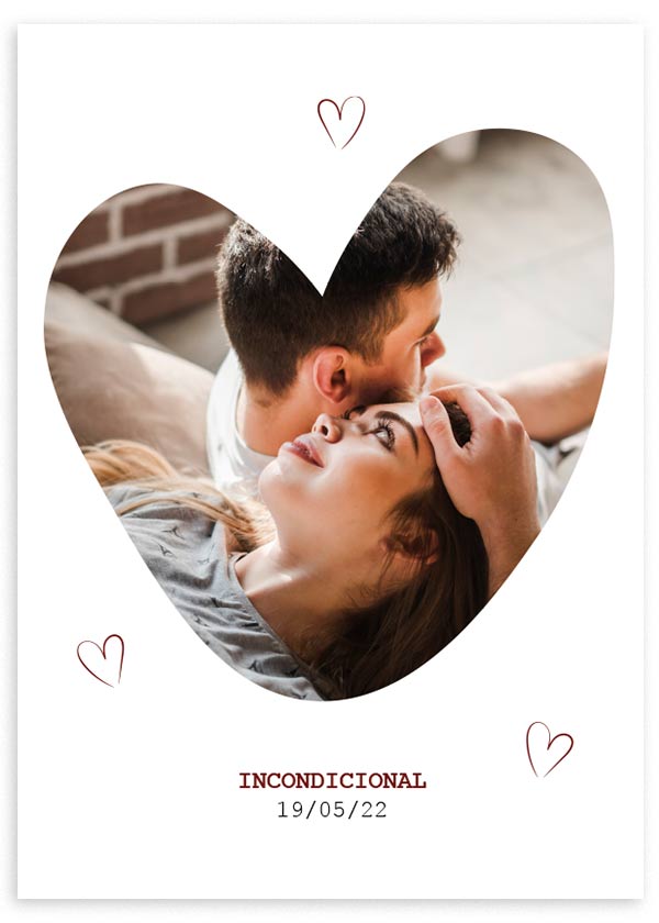 Wandbild personalisiert mit Foto in Herzform und anpassbarem Datum, ideal für Paare und Freundschaften. Erhältlich auf kudeko.com