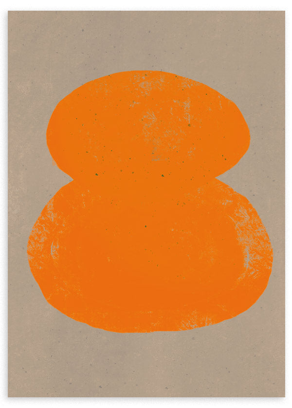 Cuadro abstracto con forma orgánica naranja sobre fondo beige, en marco negro, kudeko.com
