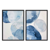 Cuadros abstractos con formas fluidas en tonos azul y blanco. kudeko.com