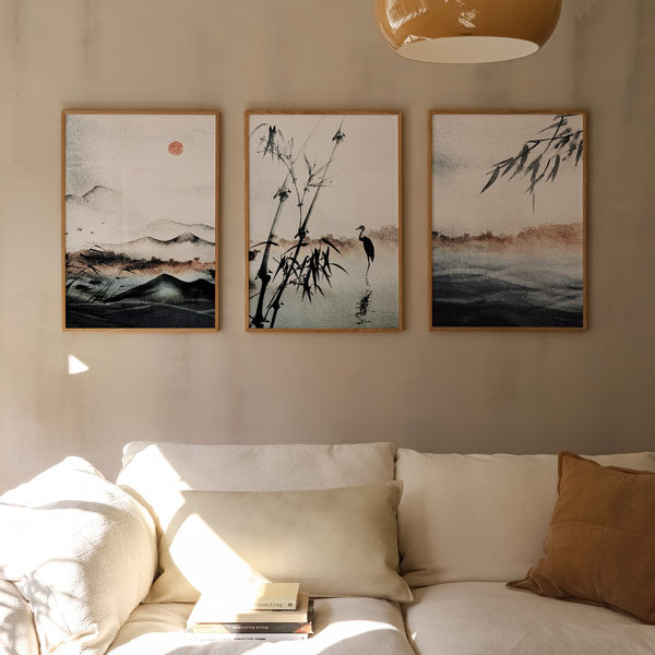 Conjunto de tres cuadros japoneses minimalistas con paisajes en tinta sumi-e, kudeko.com
