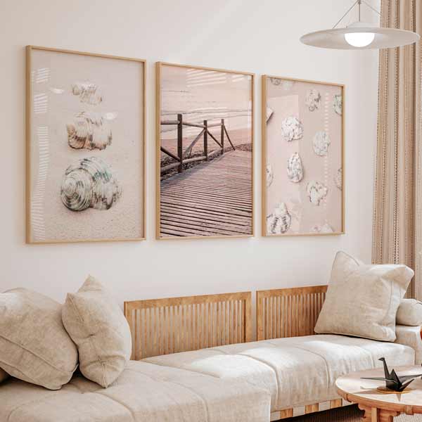 decoración con cuadros, ideas - Conjunto de tres cuadros fotográficos de estilo escandinavo, con fotos de playa y arena.