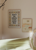 Composición de dos cuadros decorativos de estilo minimalista y orgánico, frase bordada decorativa con marco floral, modelo Don't Let Idiots Quote