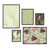 Conjunto de cinco cuadros decorativos con marco de estilo minimalista y orgánico, composición orgánica en tonos verdes, modelo Mural III - Organic Green Shapes