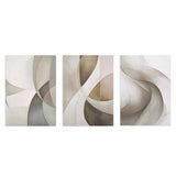 Conjunto de tres cuadros con formas abstractas curvas, capas translúcidas en beige, arena, gris topo y blanco roto, composición elegante de estilo abstracto. Disponible en kudeko.com