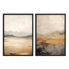 Set aus zwei Wandbildern mit ruhiger Wasserlandschaft, weichen Bergen, hellem Dunst, Gold, Beige, Grau und Schwarz, im zeitgenössischen Natur- und Landschaftsstil. Erhältlich auf kudeko.com