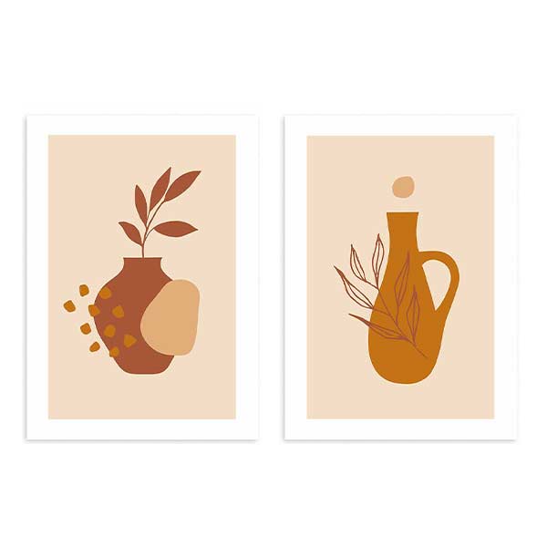Conjunto de dos cuadros con jarrones bohemios, hojas decorativas, formas orgánicas en terracota, beige y mostaza, de estilo minimalista. Disponible en kudeko.com