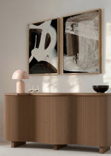 Ensemble de deux tableaux avec composition abstraite en blanc, marron chocolat, beige et noir, formes larges, gestes picturaux et blocs superposés dans un style contemporain équilibré. Disponible sur kudeko.com