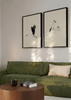 Conjunto de dos cuadros decorativos de estilo minimalista y blanco_y_negro, dúo de cigüeñas en vuelo y en el nido, modelo Two Combo - Cigüeñas