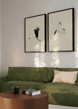 Conjunto de dos cuadros decorativos de estilo minimalista y blanco_y_negro, dúo de cigüeñas en vuelo y en el nido, modelo Two Combo - Cigüeñas