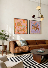 Conjunto de dos cuadros decorativos de estilo orgánico y colorido, dúo ilustrado del mundo y tigres tropicales, modelo Two Combo - The World