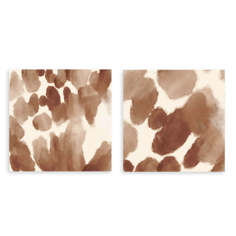 Conjunto de dois quadros decorativos sem moldura, de estilo orgânico e abstrato, díptico em tons terra, modelo Two Combo - Manto Salvaje. Disponível em kudeko.com