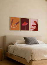 Conjunto de tres cuadros decorativos de estilo colorido y ilustración, trío floral cálido y expresivo, modelo Three Combo - Flores Encendidas