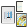 Conjunto de tres cuadros decorativos con marco de estilo minimalista y sereno, mural veraniego con gato en la ventana, modelo Mural I - Un gato en la ventana