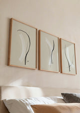 Conjunto de tres cuadros decorativos de estilo minimalista y abstracto, composición abstracta de líneas orgánicas, modelo Three Combo - Composition of Lines