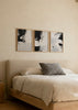 Conjunto de tres cuadros decorativos de estilo minimalista y blanco_y_negro, tríptico abstracto de brochazos en blanco y negro, modelo Three Combo - Brochazos Artísticos