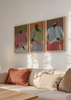 Conjunto de tres cuadros decorativos de estilo minimalista y orgánico, trío de retratos femeninos abstractos y serenos, modelo Three Combo - No place to be