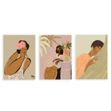 Conjunto de tres cuadros decorativos sin marco de estilo minimalista y orgánico, trío de retratos femeninos con flores y aire sereno, modelo Three Combo - Waiting and Relaxing