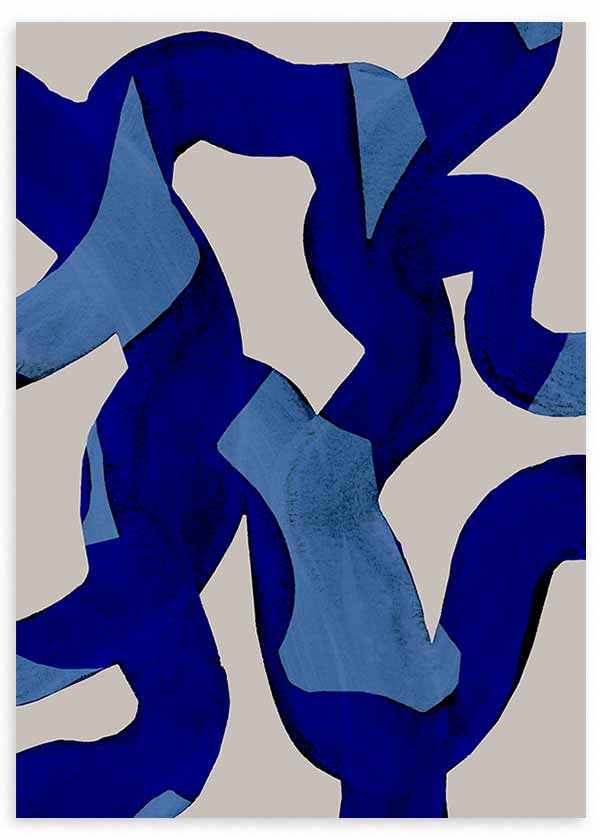 Tableau encadré avec formes organiques abstraites en bleu cobalt et bleu clair sur fond beige, contraste marqué et style abstrait contemporain pour décoration murale. Disponible sur kudeko.com
